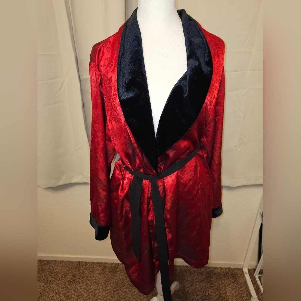 Vintage Sostanza Red Satin Shawl-Collar Belted Robe Floral Design Med.